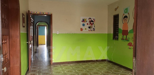 Imagen 5 de 13 de Casa A Remodelar Trigal Norte. Urb. Las Clavellinas Calle Cerrada 359 M2. Cód.: 451629. 0414-4841043