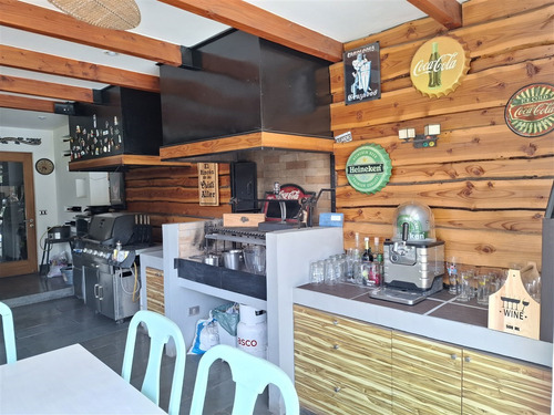 Casa En Arriendo De 4 Dorm. En Lo Barnechea