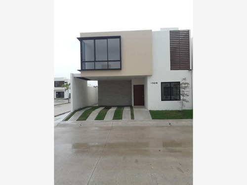 Imagen 1 de 12 de Casa Sola En Renta Vilanova Residencial
