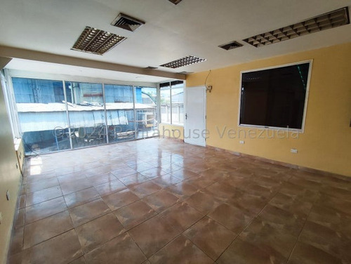 Francisco Rojas Norscia Rentahouse Alquila, Amplio Galpón Comercial, En Zona Industrial De Barquisimeto, 2 4 - 1 3 6 1 5, Para Tu Empresa, Comercial E Industrial, Almacenes Y Demás, Invierte Ya!!!