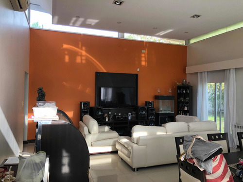 Imagen 25 de 30 de Excelente Casa Quinta Parque Gorriti Quincho Piscina 250 Mts Cub
