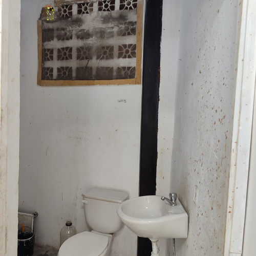 Alquiler/ Local/ El Pedregal/ 30m2/ 1b/ Ref: 500