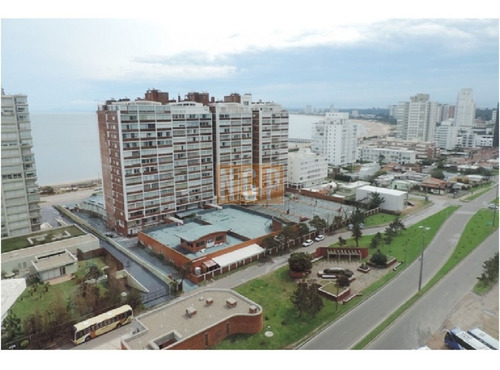 Imagen 29 de 30 de Torre De 5 Estrellas, A Pasos De Av Gorlero, Espectacular Apartamento A Estrenar De Dos Dormitorios En Suite, Baño Social, Living Comedor,cocina