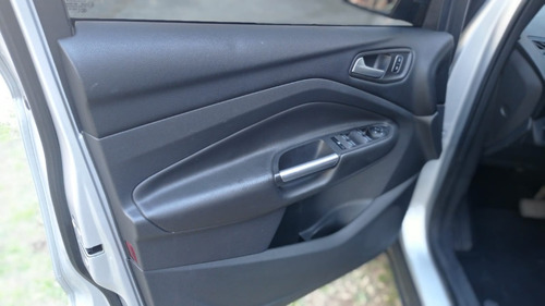 Imagen 8 de 12 de Ford Kuga 2.0 Sel
