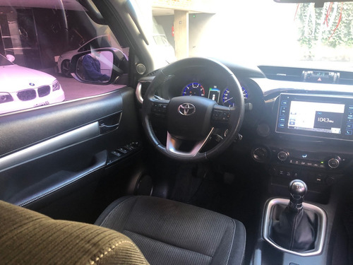 Imagen 10 de 12 de Toyota Hilux