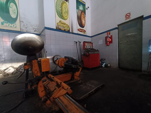 Imagen 9 de 18 de Se Vende Local Fondo De Comercio Maquinarias Y Mobiliario Los Teques