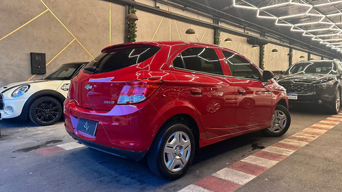 Chevrolet Onix Onix Hatch LT 1.0 8V FlexPower 5p Mec.