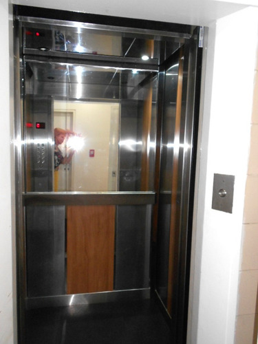 Vendo En Los Samanes Pent House 270 M2, 4 Hab/ 4 Baños/ 3 Ptos.