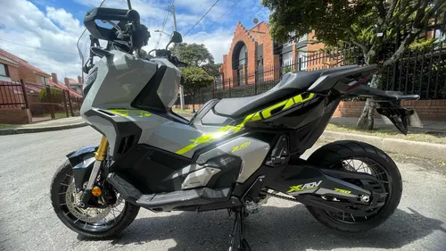 Xadv 750
