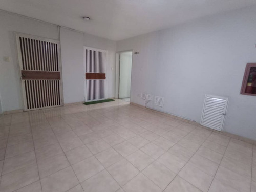 Apartamento En Alquiler En La Soledad, Maracay