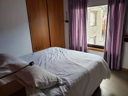 Imagen 8 de 17 de Departamento Alquiler Temporario De Categoria En San Martin De Los Andes. Cochera Cubierta Y Ascensor, Ubicado A 1 Cuadra De Plaza Sarmiento Y 4 De Plaza San Martin. Ropa Blanca. Totalmente Equipado