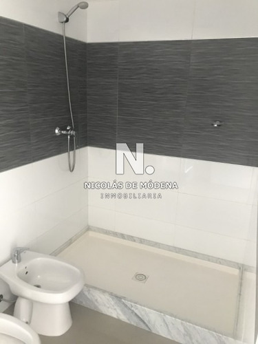 Departamento En Piso Alto, Punta Del Este- Ref: 2794