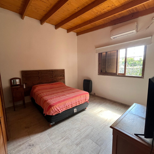 Casa En Cercanías Al Parque Municipal - Lobos