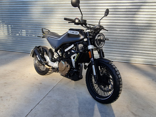 Imagen 2 de 13 de Husqvarna Svartpilen 401 Transferida