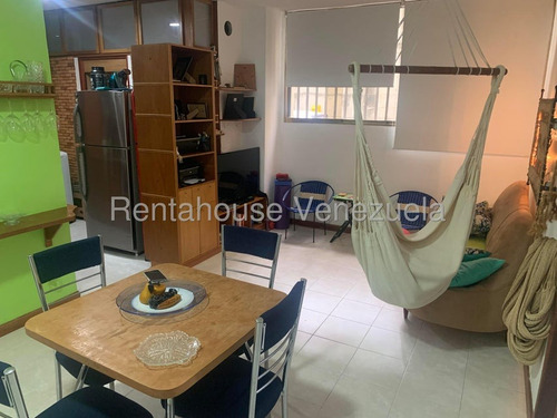 Venta De Comodo Apartamento En Santa Monica Jg