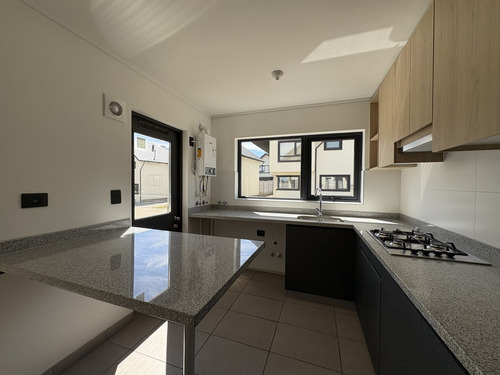 Arriendo Amplias Casas Condominio Praderas Curamonte