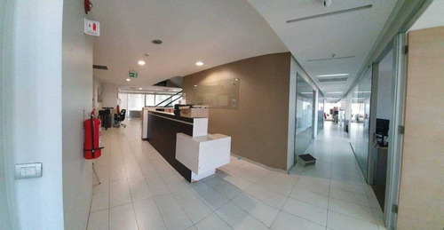 Imagen 2 de 9 de Una Vista Sin Limites Piso Alto Estupenda Oficina