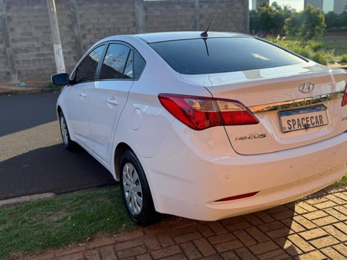 Hyundai HB20S HB20S 1.6 COMFORT PLUS 16V FLEX 4P MANUAL