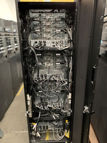 Rack Emc2 Vmax Symmetrix 16x Gavetas 2.5 Com 8 Fontes 2200w (Recondicionado)