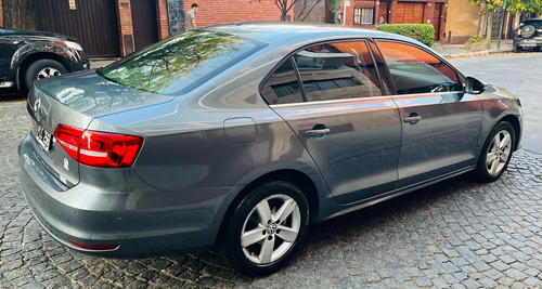 Volkswagen Vento 2.5 Luxury 170cv Tiptronic