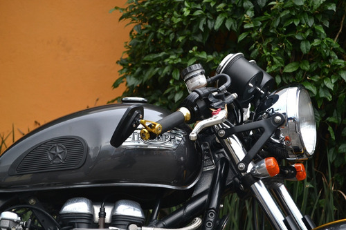 Imagen 11 de 15 de Flamante Triumph Thruxton 900 Emplacada Muy Llamativa