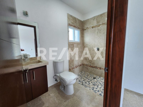 Casa En Venta En Morelos, Fraccionamiento Lomas De Cocoyoc