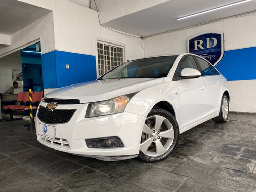 Imagem 4 de 15 de Chevrolet Cruze 1.8 Lt Sedan Manual 2014 Branco