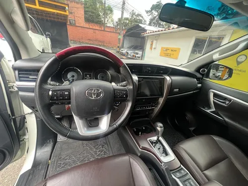 Toyota Fortuner 2.7 Srv