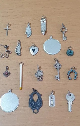 Lote Dijes Para Collares Y Pulseras 23 Piezas (Usado)