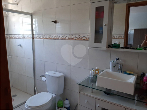 Imagem 13 de 25 de Você E Sua Familia Irão Morar Em Uma Charmosa Casa, Com Quintal, Em Um Bairro Maravilhoso. - Reo565323