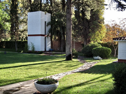 Cruz De Piedra - Julio A. Roca Esquina Nueva Mayorga