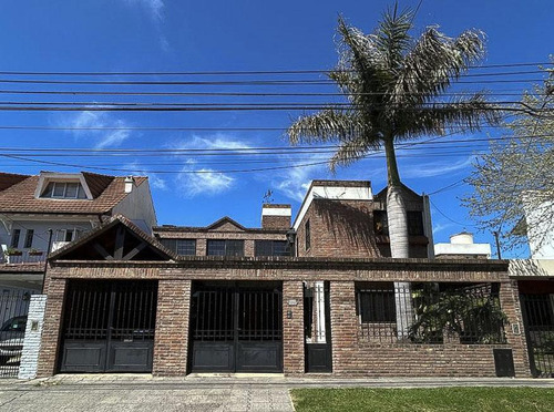 Casa En San Isidro, Barrio Las Carreras