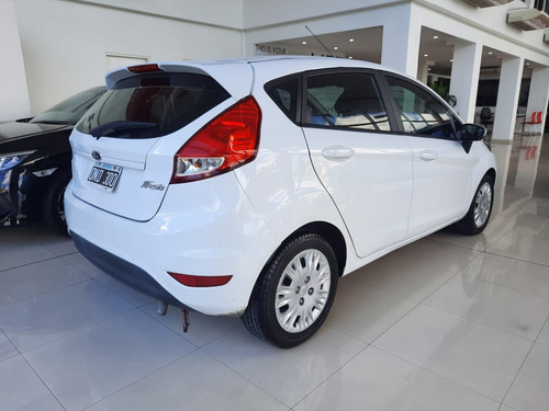 Ford Fiesta Kinetic S 1.6 Mt 2015