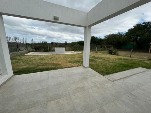 Casa En Venta En Barrio Privado Villantonio