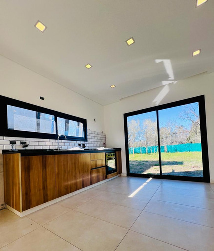 Venta Casa A Estrenar 2 Dormitorios 1 En Suite