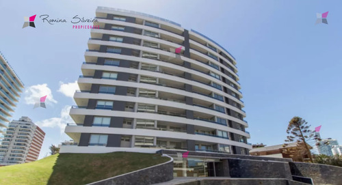 Apartamento En Venta En Torre Esmeralda De 3 Dormitorios , En Punta Del Este