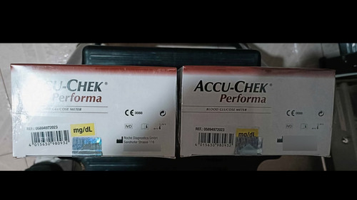 Glucómetro Accu Chek Performa (nuevos) Blanco (Usado)