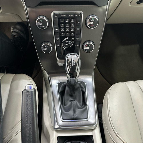 Volvo V40 2.0 T4 DYNAMIC TURBO GASOLINA 4P AUTOMÁTICO