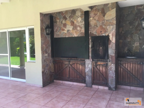 Hermosa Casa En Lote 1200 M Con Pileta En Barrio Cerrado Sep