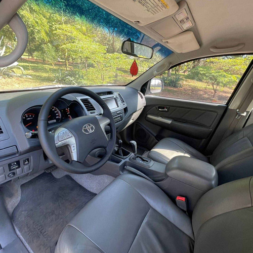 Imagem 8 de 9 de Toyota Hilux 2.7 Srv 4x4 Cd 16v Flex 4p Automático