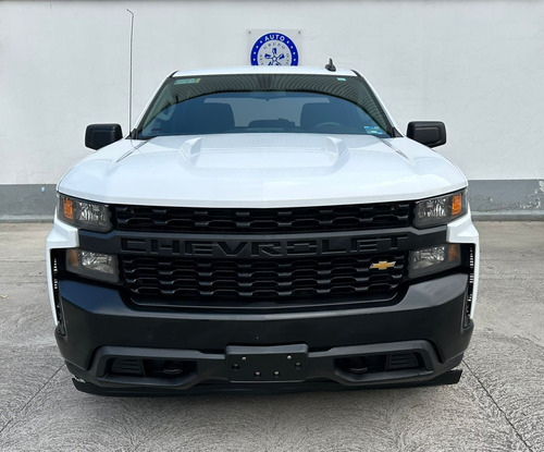 Chevrolet Silverado 4.3 V6 1500 WT Doble Cabina 4x2 At