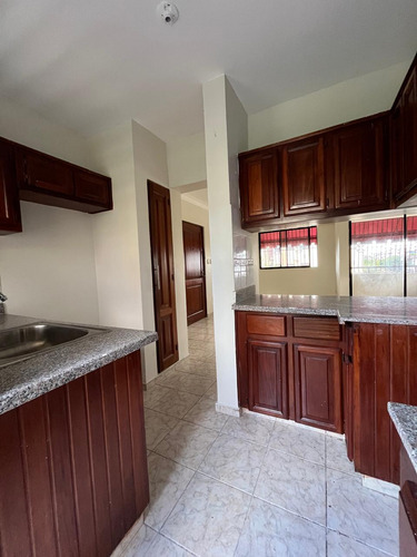 Apartamento En Alquiler En La Zona De Alma Rosa I