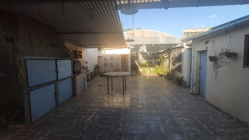 Amplia Casa | 2 Dormitorios | Capitán Bermúdez | Barrio Vila