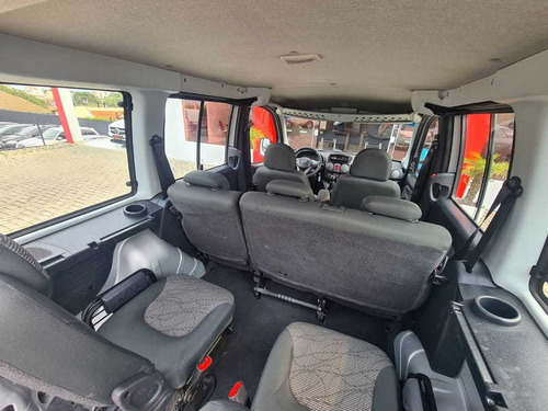 Imagem 9 de 15 de Fiat Doblo Essence 1.8 Flex 16v 7l