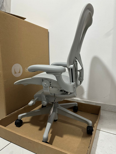 Cadeira Herman Miller New Aeron C Completa Mineral Tela (Usado)