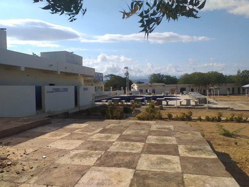 Imagen 5 de 8 de Terreno Con Bienhechuria Ideal Para Hotel Sector Muaco De La Vela De Coro #22-18340 04146954944