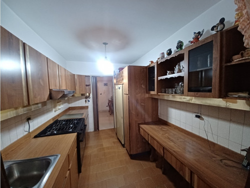 Vendo Apartamento 145m2 4 H/3b/2e La Urbina 5345
