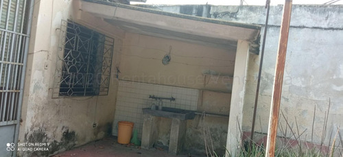 Imagen 4 de 30 de Casa En Venta En El Centro De Barquisimeto Lara 0.4.2.4.5.9.3.7.5.4.2 Rent-a-house Centro Occidente Mls Código Rent-a-house: 22-8451