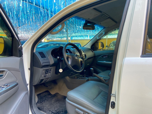 Toyota Hilux 3.0 Srv Cab. Dupla 4x4 Aut. 4p