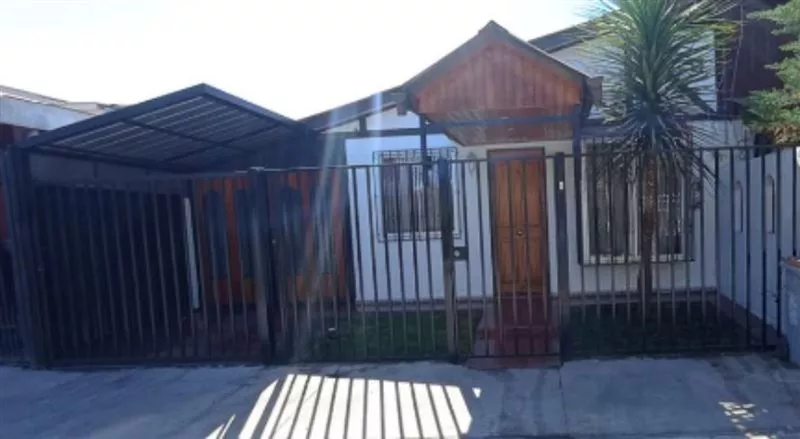 Casa En Venta De 2 Dorm. En Maipú